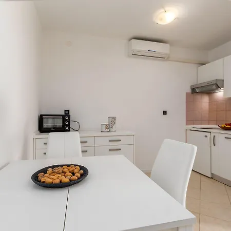 Appartement Malerisches In Der Mit Pool, Outdoor-kueche, Bbq, Spielplatz *