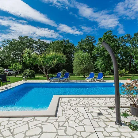 Malerisches In Der Mit Pool, Outdoor-kueche, Bbq, Spielplatz Appartement Kirmenjak