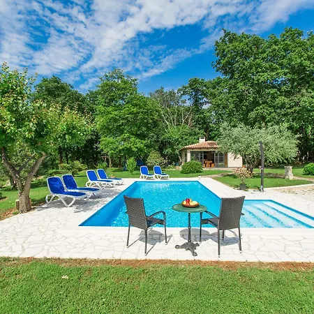 Appartement Malerisches In Der Mit Pool, Outdoor-kueche, Bbq, Spielplatz *