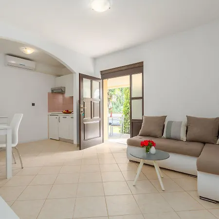 Malerisches In Der Mit Pool, Outdoor-kueche, Bbq, Spielplatz Appartement