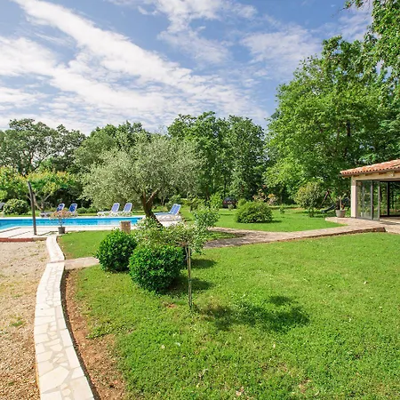 Malerisches In Der Mit Pool, Outdoor-kueche, Bbq, Spielplatz * Kirmenjak