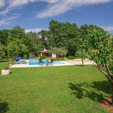 Malerisches In Der Mit Pool, Outdoor-kueche, Bbq, Spielplatz Appartement Kirmenjak