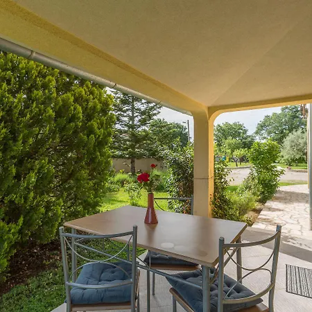 Appartement Malerisches In Der Mit Pool, Outdoor-kueche, Bbq, Spielplatz Kirmenjak